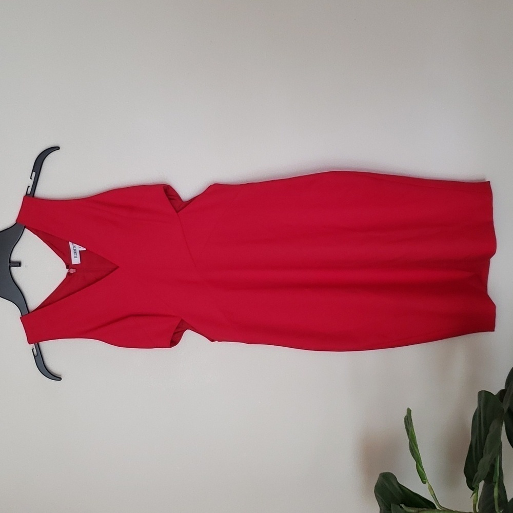 Elizabeth and James red side cutout sheath cocktail dress, women's size 4